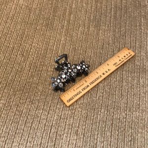 Metal jeweled hair clip
